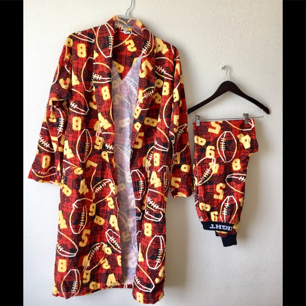 Charles Goodnight robe set sz. M football print